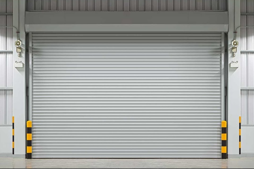 Motorized rolling shutter